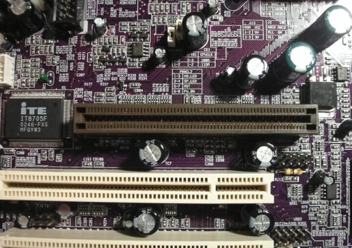 Accelerated Graphic Ports on Motherboards