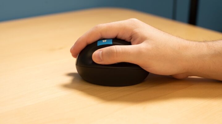 Ergonomic mouse for windows users