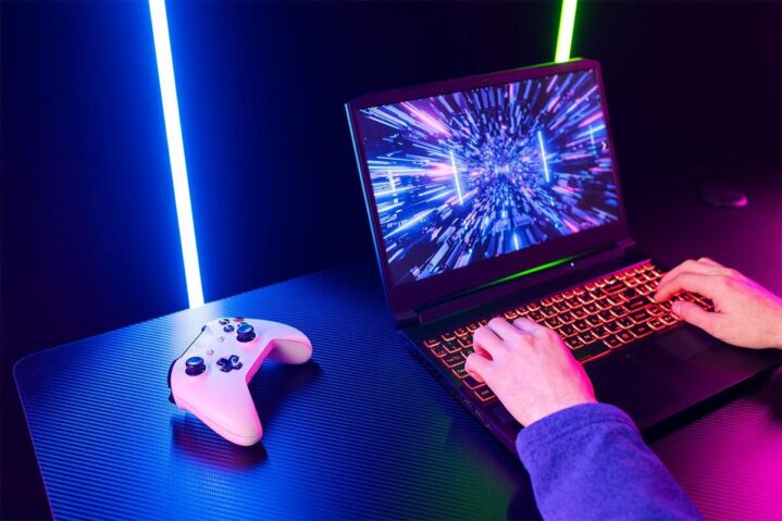 Online gaming on windows devices