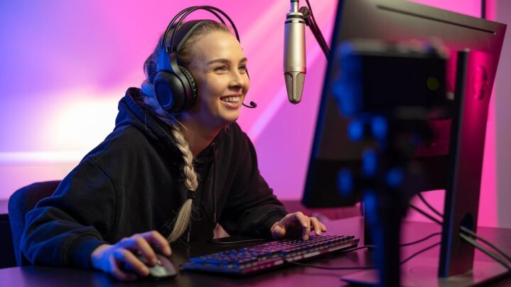 Streaming video games